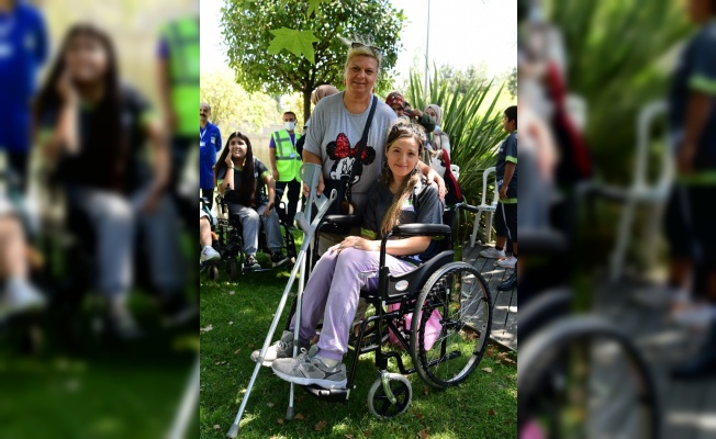Bahçelievler Belediyesi tekerlekli sandalyesi çalınan engelli sporcuya sürpriz yaptı