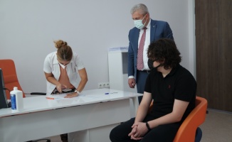 Bursa İl Sağlık Müdürü Dr. Yavuzyılmaz'dan gençlere Kovid-19 aşısı çağrısı: