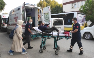 Bursa'da motosiklet yayaya çarptı: 2 yaralı