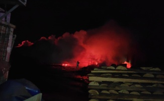 Bursa'da palet fabrikasındaki yangın kontrol altına alındı