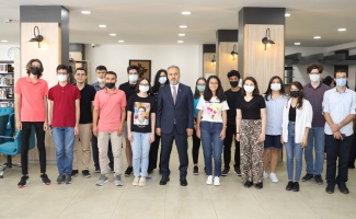 Bursa’da sınavlarda dereceye giren öğrencilere Büyükşehir ödülü