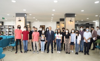 Bursa'da, YKS'de derece yapan öğrenciler ödüllendirildi