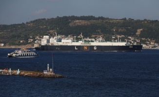 Cezayir bandıralı LNG gemisi Çanakkale Boğazı'ndan geçiş yaptı