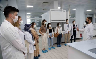 Fen Bilimleri öğretmenleri Kocaeli'de İSU Laboratuvar Merkezi'ni ziyaret etti