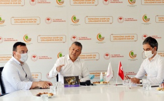 İzmir’de salçalık domates üreticileriyle istişare edildi