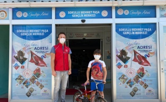 Kırklareli'nde bir çocuk yangından etkilenenlere yardım için bisikletini bağışladı