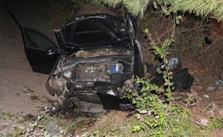 Kocaeli'de otomobilin devrilmesi sonucu 2 kişi yaralandı
