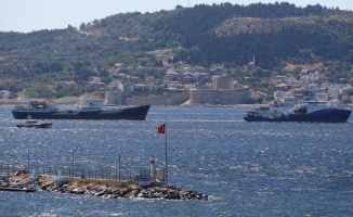 Rus donanmasına ait arızalı tanker Çanakkale Boğazı'ndan geçirildi