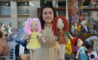 Sakarya'da kadınlar el emeği ürünlerini panayırda satarak aile bütçelerine katkı sağlıyor