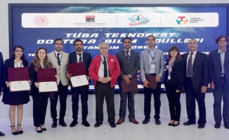 6 bilim insanı TÜBA-TEKNOFEST'te ödüllendirildi
