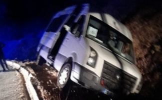 Adıyaman'da öğrenci minibüsü kaza yaptı: 5 yaralı