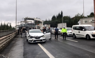 Anadolu Otoyolu'nun Kocaeli kesiminde zincirleme kaza İstanbul yönünde ulaşımı aksattı