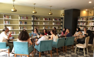 Beyoğlu'nda 'Her Semte Bir Kütüphane' projesi, okuyucuyla yazarları bir araya getirmeye başladı