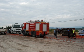 Çanakkale'de tırın çarptığı domates yüklü traktördeki 5 kişi yaralandı