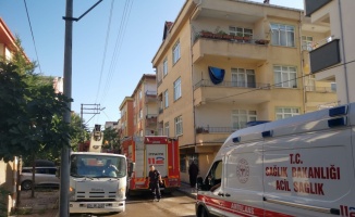 Çayırova'da apartman dairesinde çıkan yangın hasara neden oldu