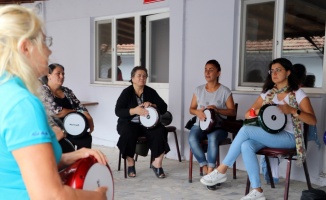 Edirne'de ev kadınlarının kurduğu ritim grubu Trakya şarkılarını dünyaya tanıtmak istiyor