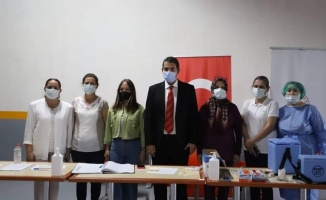 Edirne'de fabrika çalışanları iş yerlerinde aşılanıyor