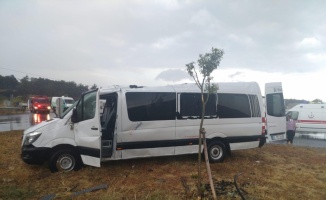 Edirne'de minibüs devrildi: 8 yaralı