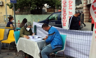 Edirne'de pazara gelen vatandaşlar önce alışveriş yaptı sonra Kovid-19 aşısı oldu