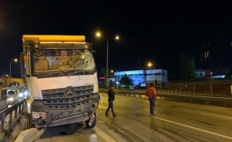 İstanbul’daki zincirleme trafik kazasında iki kişi yaralandı