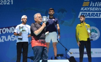 Kayseri Büyükşehir 'yarı maraton'la ilke imza attı