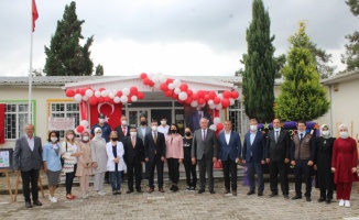 Söğütlü Kaymakamı Gün ve Belediye Başkanı Özten'den okul ziyareti