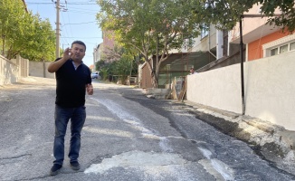 Tekirdağ Çorlu'da yollardaki çukurları vatandaş doldurmaya başladı