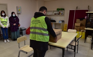 Tuzla Belediyesi Gönül Elleri Çarşısından Kastamonu'daki anaokuluna kırtasiye desteği