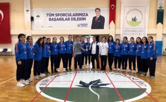 Bursa Osmangazi Hentbol Takımı altyapıdan 2. Lig'e yükseldi 