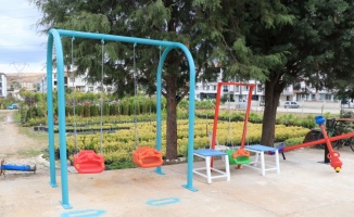 Çiftlikköy Belediyesi, atıkları parklar için oyun gruplarına dönüştürüyor