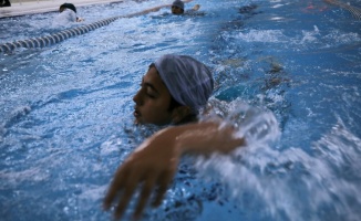 Gaziantep'te yüzme havuzu açıldı 
