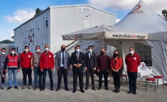 İl Göç İdaresi personeli, Türk Kızılay'a kan bağışında bulundu
