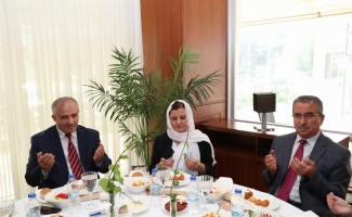 İzmit Belediye Başkanı Hürriyet, din görevlileri ile buluştu