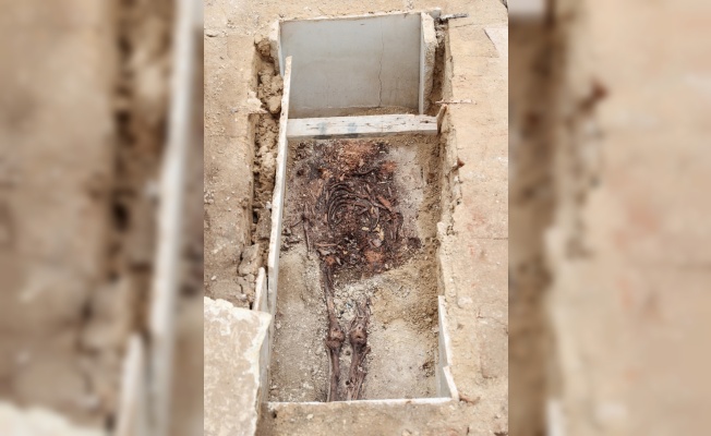 Kazlıçeşme Arkeolojik Kazı Alanı'nda lahit ve sandık tipi mezar bulundu