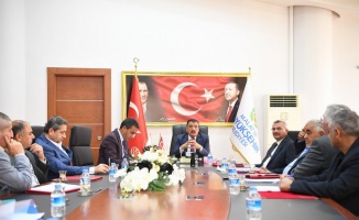 Malatya Büyükşehir Belediye Başkanı Gürkan, esnaf odalarıyla bir araya geldi