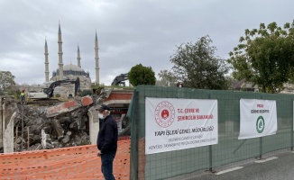 Selimiye Meydanı düzenleme çalışmalarında dükkanların yıkımına geçildi