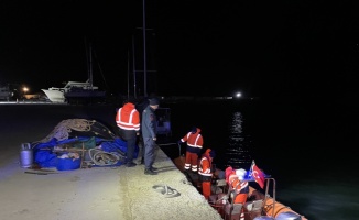 Tekirdağ'da alabora olan bottan denize düşen 2 kişiden biri öldü, biri kayboldu