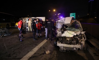 Tem Otoyolu'nda trafik kazasında 4 kişi yaralandı