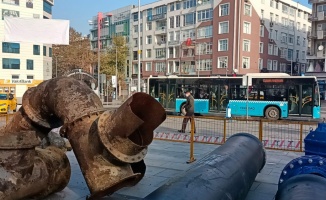 TESKİ Çorlu'da ilçe merkezinde sergilediği eski boruları kaldırdı