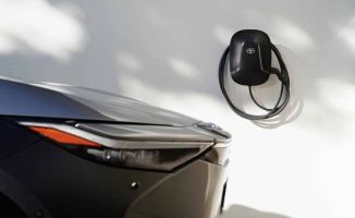Toyota elektrikli aracı bZ4X'i tanıttı