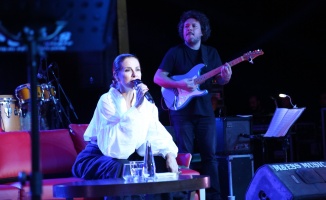 Zuhal Olcay Edirne'de konser verdi