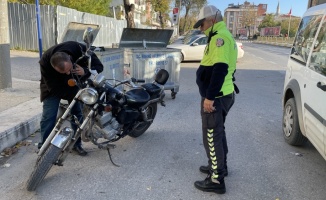 Edirne'de evraklarını isteyen polise mukavemet eden motosiklet sürücüsü gözaltına alındı