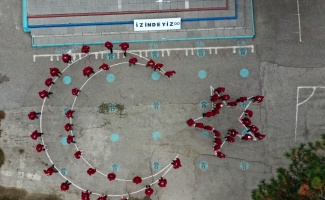 Edirne'de minik öğrenciler 10 Kasım koreografisi sundu
