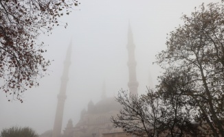 Edirne'de Selimiye Camisi ve tarihi köprülerin çevresi sis ile kaplandı