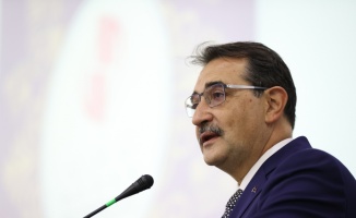 Enerji ve Tabii Kaynaklar Bakanı Dönmez, Bursa'da mimar ve mühendislerle bir araya geldi: