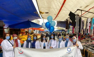 Ferizli'de sağlıkçılar diyabet farkındalığı için halk pazarında stant açtı