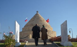 Gelibolu'da hayatını kaybeden Beyaz Ruslar anıldı