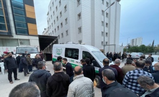 GÜNCELLEME - Bursa'da otomobilin tıra çarpması sonucu 4 kişi hayatını kaybetti