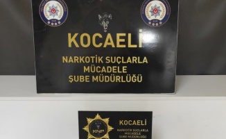 GÜNCELLEME - Kocaeli'de sentetik ecza ele geçirilen operasyonda 5 şüpheli yakalandı