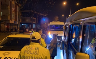Güzergahının dışında yolcu taşıyan minibüs trafikten men edildi